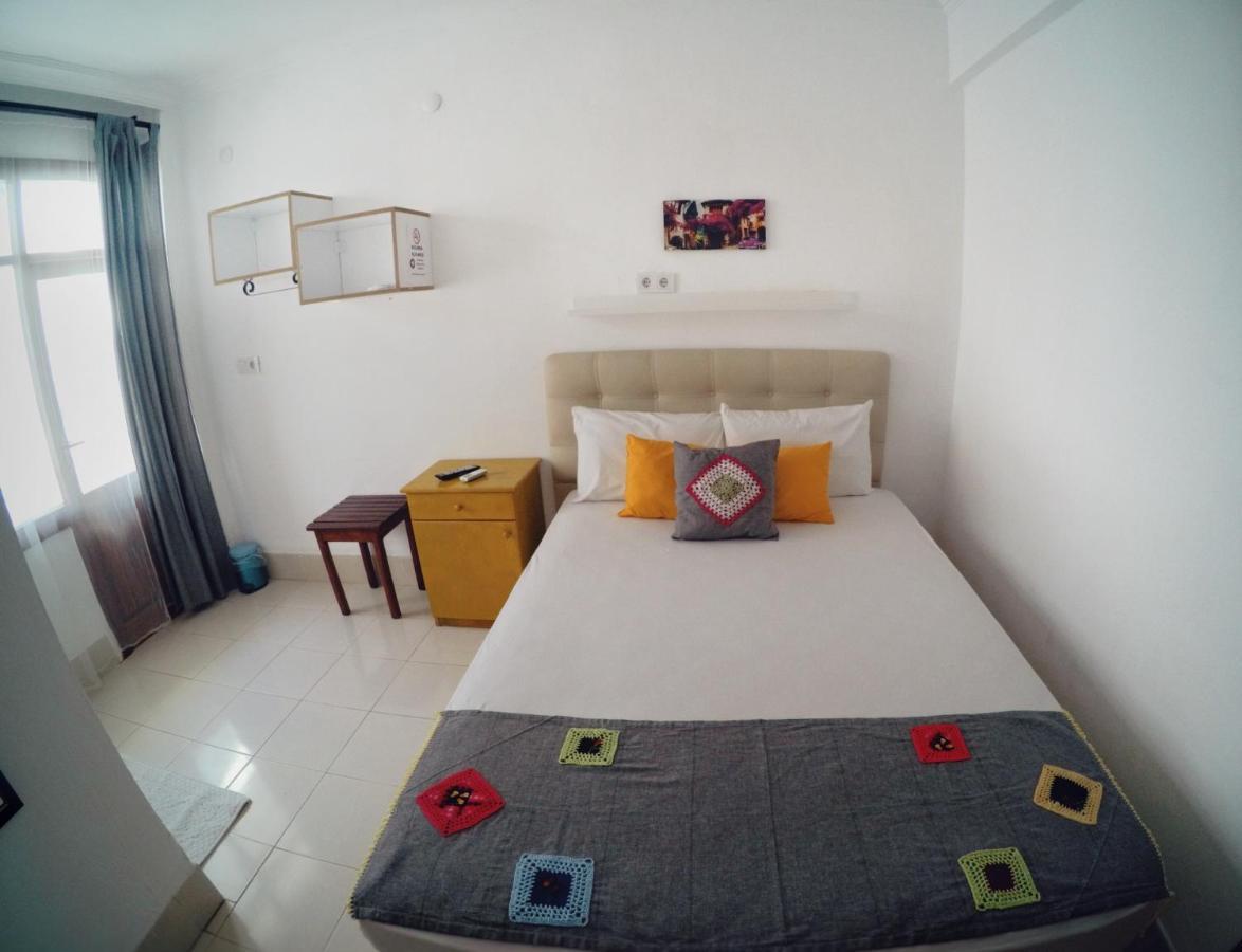 Miss Hotel Karya Oren  外观 照片